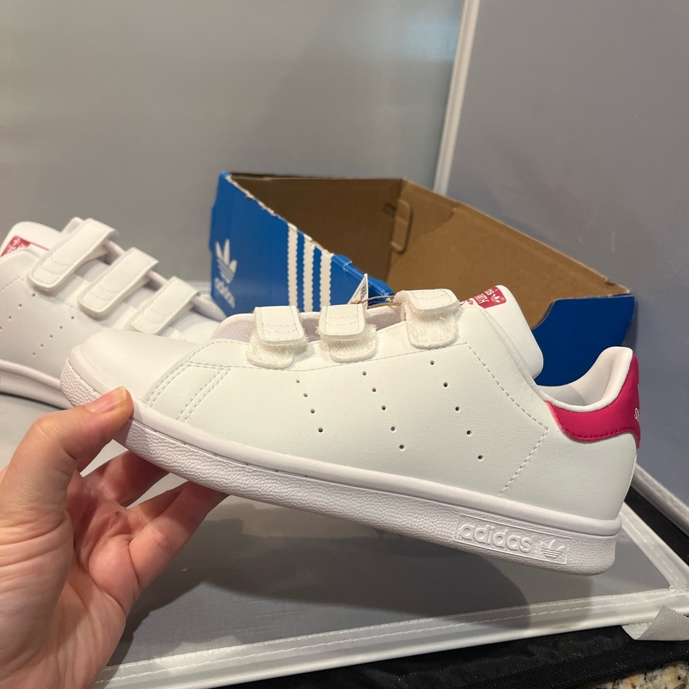 NIB Adidas Sz 2 Kids Pink Stan Smith Comfort Closure Velcro Sneaker Shoes R $70! - Picture 9 of 14
